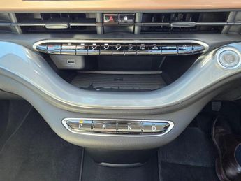 Fiat 500e 42kWh La Prima Hatchback 3dr Electric Auto (118 ps)