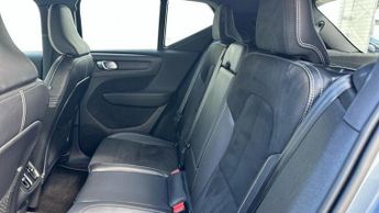 Volvo XC40 1.5 T3 R-Design SUV 5dr Petrol Auto Euro 6 (s/s) (163 ps)