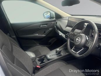 Nissan Qashqai 1.3 DIG-T MHEV N-Connecta SUV 5dr Petrol Hybrid XTRON Euro 6 (s/