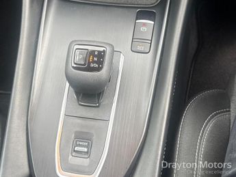 Nissan Qashqai 1.3 DIG-T MHEV N-Connecta SUV 5dr Petrol Hybrid XTRON Euro 6 (s/