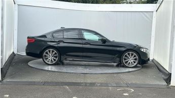 BMW 5 Series 3.0 530d M Sport Saloon 4dr Diesel Auto xDrive Euro 6 (s/s) (265