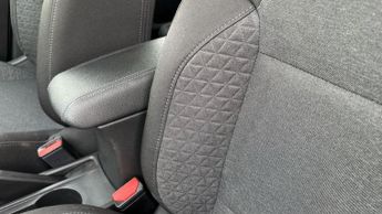 Renault Clio 1.6 E-TECH Evolution Hatchback 5dr Petrol Hybrid Auto Euro 6 (s/