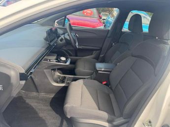 MG MG4 51kWh SE Auto 5dr