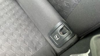 Toyota Yaris 1.5 VVT-h Design Hatchback 5dr Petrol Hybrid E-CVT Euro 6 (s/s) 