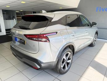 Nissan Qashqai 1.3 DIG-T MHEV N-Connecta SUV 5dr Petrol Hybrid XTRONIC