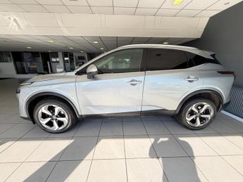 Nissan Qashqai 1.3 DIG-T MHEV N-Connecta SUV 5dr Petrol Hybrid XTRONIC