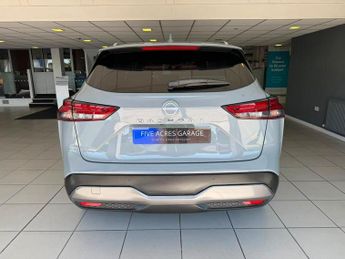 Nissan Qashqai 1.3 DIG-T MHEV N-Connecta SUV 5dr Petrol Hybrid XTRONIC