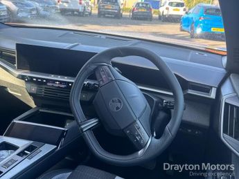 Vauxhall Grandland 1.2 Ultimate SUV 5dr Petrol Hybrid e-DCT Euro 6 (s/s) (145 ps)