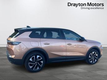 Vauxhall Grandland 1.2 Ultimate SUV 5dr Petrol Hybrid e-DCT Euro 6 (s/s) (145 ps)