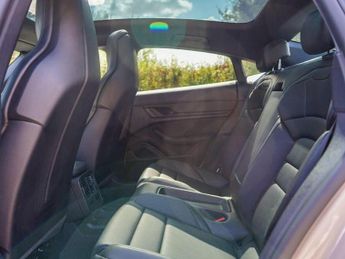 Porsche Taycan Performance 79.2kWh Auto RWD 4dr (11kW Charger)