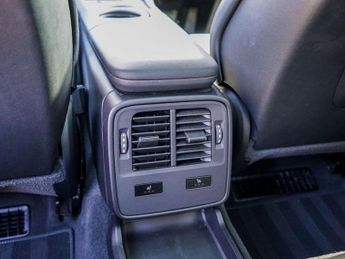 Porsche Taycan Performance 79.2kWh Auto RWD 4dr (11kW Charger)