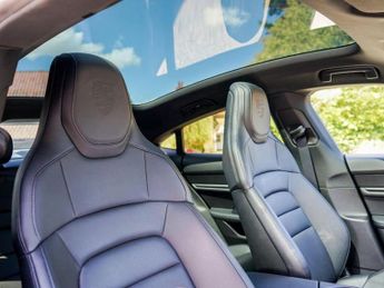 Porsche Taycan Performance 79.2kWh Auto RWD 4dr (11kW Charger)