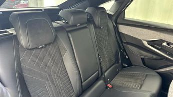 Peugeot E-3008 73kWh GT SUV 5dr Electric Auto (210 ps)