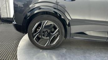 Peugeot E-3008 73kWh GT SUV 5dr Electric Auto (210 ps)