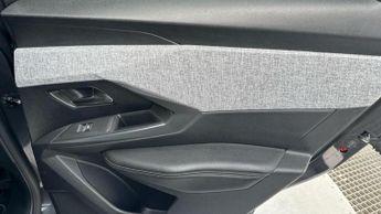 Peugeot E-3008 73kWh GT SUV 5dr Electric Auto (210 ps)