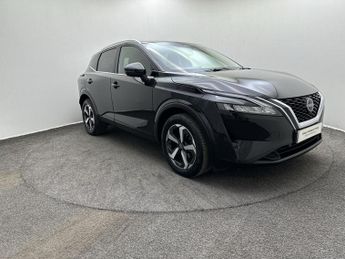 Nissan Qashqai 1.3 DiG-T MH N-Connecta [Glass Roof] 5dr