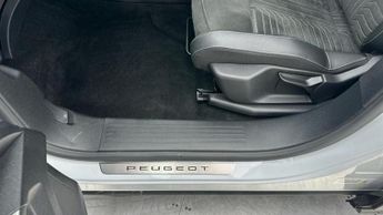 Peugeot E-3008 73kWh GT SUV 5dr Electric Auto (210 ps)