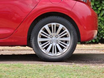 Peugeot 208 1.2 PureTech Allure Hatchback 5dr Petrol EAT Euro 6 (s/s) (110 p