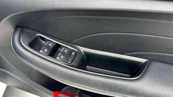 MG MG5 61.1kWh Exclusive Long Range Estate 5dr Electric Auto (156 ps)