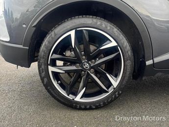 Toyota C-HR 1.8 VVT-h GR SPORT SUV 5dr Petrol Hybrid CVT Euro 6 (s/s) (122 p