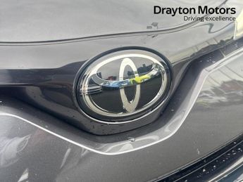 Toyota C-HR 1.8 VVT-h GR SPORT SUV 5dr Petrol Hybrid CVT Euro 6 (s/s) (122 p