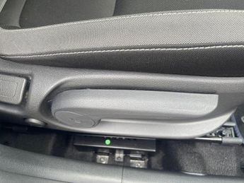 Hyundai KONA 1.6 h-GDi Premium SUV 5dr Petrol Hybrid DCT Euro 6 (s/s) (141 ps
