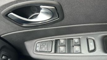Renault Captur 1.5 dCi ENERGY Iconic SUV 5dr Diesel EDC Euro 6 (s/s) (90 ps)
