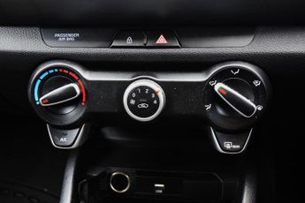 Kia Stonic 1.0 T-GDi 2 SUV 5dr Petrol DCT Euro 6 (s/s) (98 bhp)