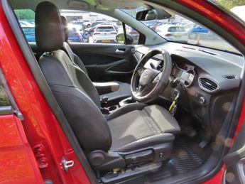 Vauxhall Crossland 1.2 Turbo Elite SUV 5dr Petrol Auto Euro 6 (s/s) (130 ps)