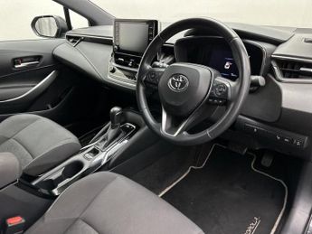 Toyota Corolla Design Vvt-I Hev