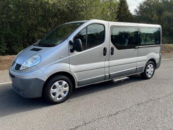 Renault Trafic LL29dCi 90 Crew Van 9 SEATER LWB