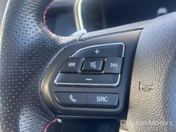 MG MG HS 1.5 T-GDI Trophy SUV 5dr Petrol DCT Euro 6 (s/s) (162 ps)