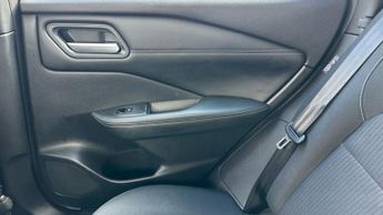 Nissan Qashqai 1.3 DIG-T MHEV Acenta Premium SUV 5dr Petrol Hybrid XTRON Euro 6