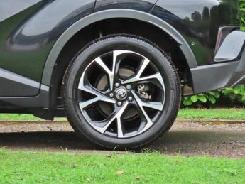 Toyota C-HR 1.8 VVT-h Design SUV 5dr Petrol Hybrid CVT Euro 6 (s/s) (122 ps)