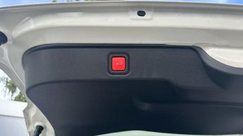 Fiat 600 1.2 MHEV La Prima SUV 5dr Petrol Hybrid e-DCT Euro 6 (s/s) (100 