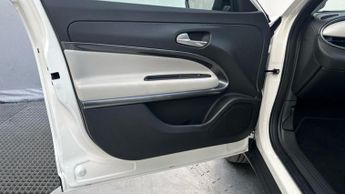 Fiat 600 1.2 MHEV La Prima SUV 5dr Petrol Hybrid e-DCT Euro 6 (s/s) (100 
