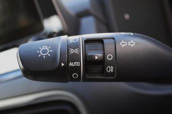 Hyundai KONA 39kWh SE Connect SUV 5dr Electric Auto (10.5kW Charger) (136 ps)