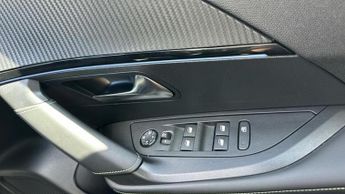 Peugeot E-2008 54kWh GT SUV 5dr Electric Auto (11kW Charger) (156 ps)