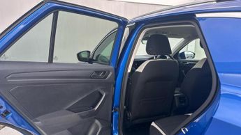 Volkswagen T-Roc 2.0 TDI SEL SUV 5dr Diesel DSG Euro 6 (s/s) (150 ps)