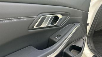 BMW 3 Series 2.0 320i M Sport Saloon 4dr Petrol Auto Euro 6 (s/s) (184 ps)