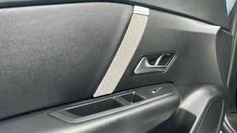 Citroen C4 1.2 PureTech MAX Hatchback 5dr Petrol EAT8 Euro 6 (s/s) (130 ps)