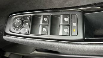 Renault Austral 1.2 E-TECH iconic esprit Alpine SUV 5dr Petrol Hybrid Auto Euro 