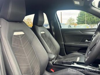 Vauxhall Mokka Electric 54kWh Ultimate SUV 5dr Electric Auto (Long Range) (156 ps)