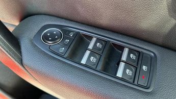 Renault Captur 1.6 E-TECH 9.8kWh techno SUV 5dr Petrol Plug-in Hybrid Auto Euro