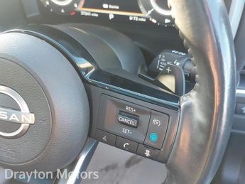 Nissan Qashqai 1.3 DIG-T MHEV N-Connecta SUV 5dr Petrol Hybrid XTRON Euro 6 (s/