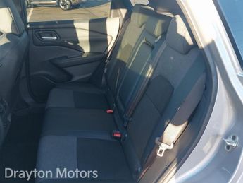 Nissan Qashqai 1.3 DIG-T MHEV N-Connecta SUV 5dr Petrol Hybrid XTRON Euro 6 (s/