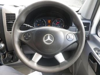 MERCEDES-BENZ SPRINTER 313 CDI FRIDGE LUTON VAN