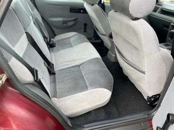 FORD SIERRA SIERRA LX AUTO