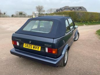 VOLKSWAGEN GOLF CLIP CABRL