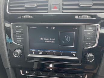 VOLKSWAGEN GOLF 2.0 TSI BlueMotion Tech R